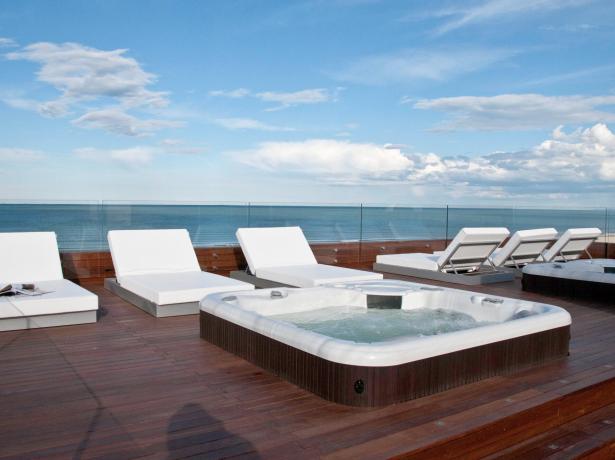 hotelcommodore it luglio-a-cervia-in-hotel-sul-mare 005