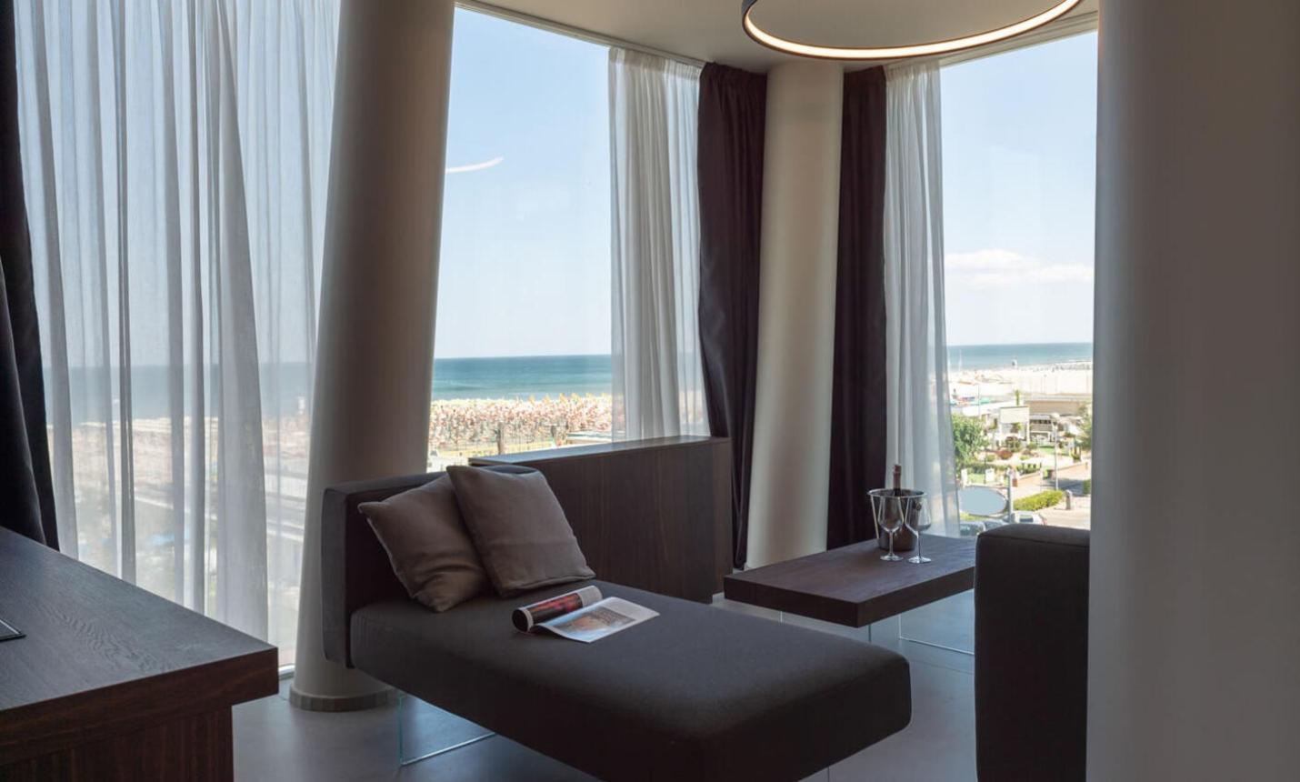 hotelcommodore en suite-sea-view-cervia 006