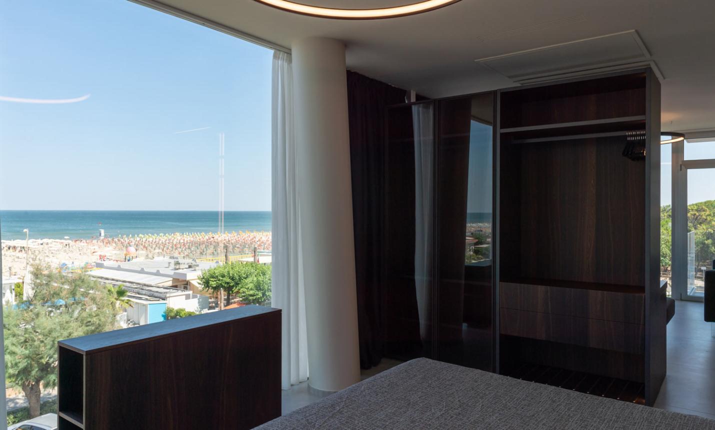 hotelcommodore en suite-sea-view-cervia 007